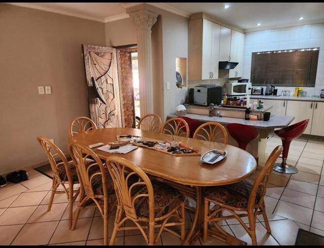 3 BEDROOM HOUSE FOR SALE IN VANDERBIJLPARK SE 3